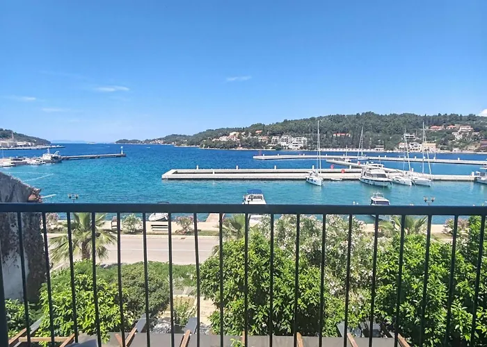 Dalmacija Couette-café 3*